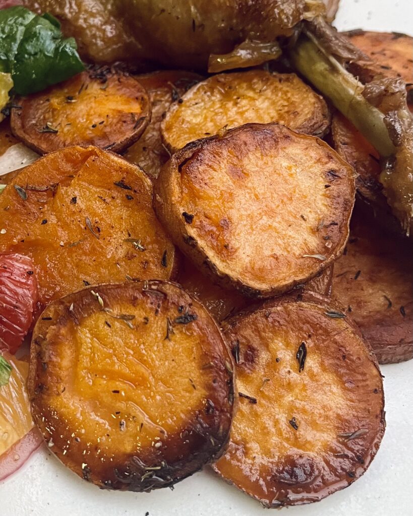 Slices of browned roasted sweet potatoes