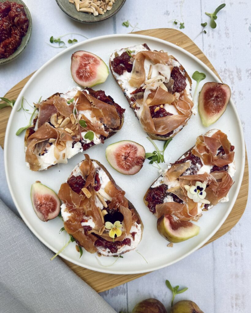 Grilled sourdough toast with whipped mascarpone, figs and prosciutto