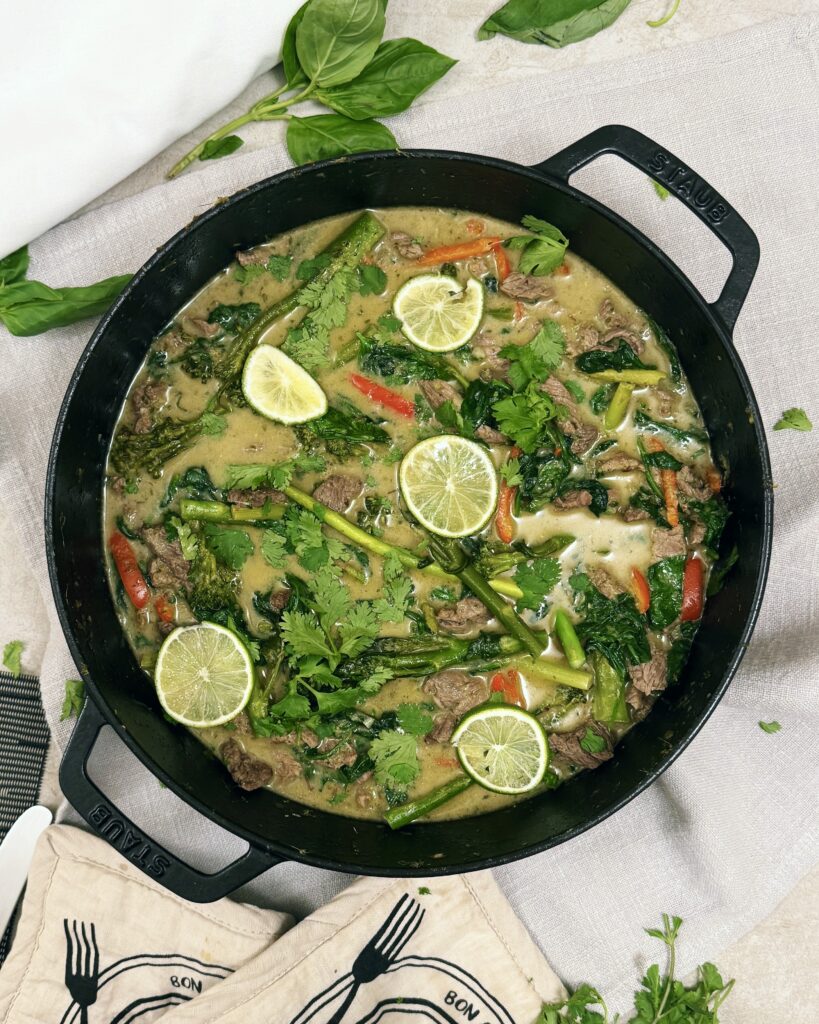 thai green curry with vegetables and beef